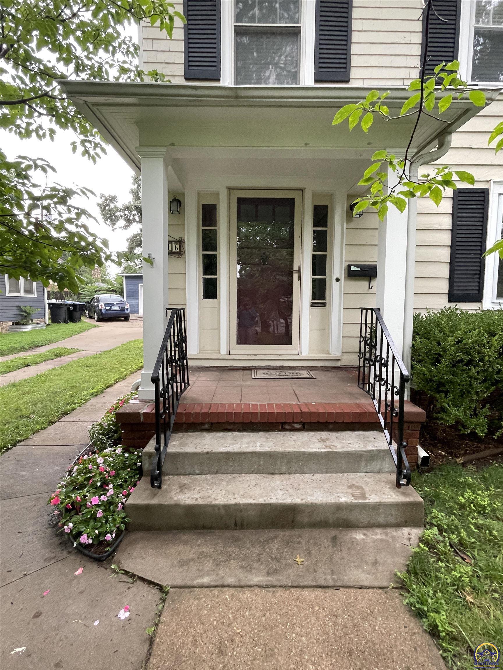 Property Photo: 1716 NW Grove Ave KS 66606