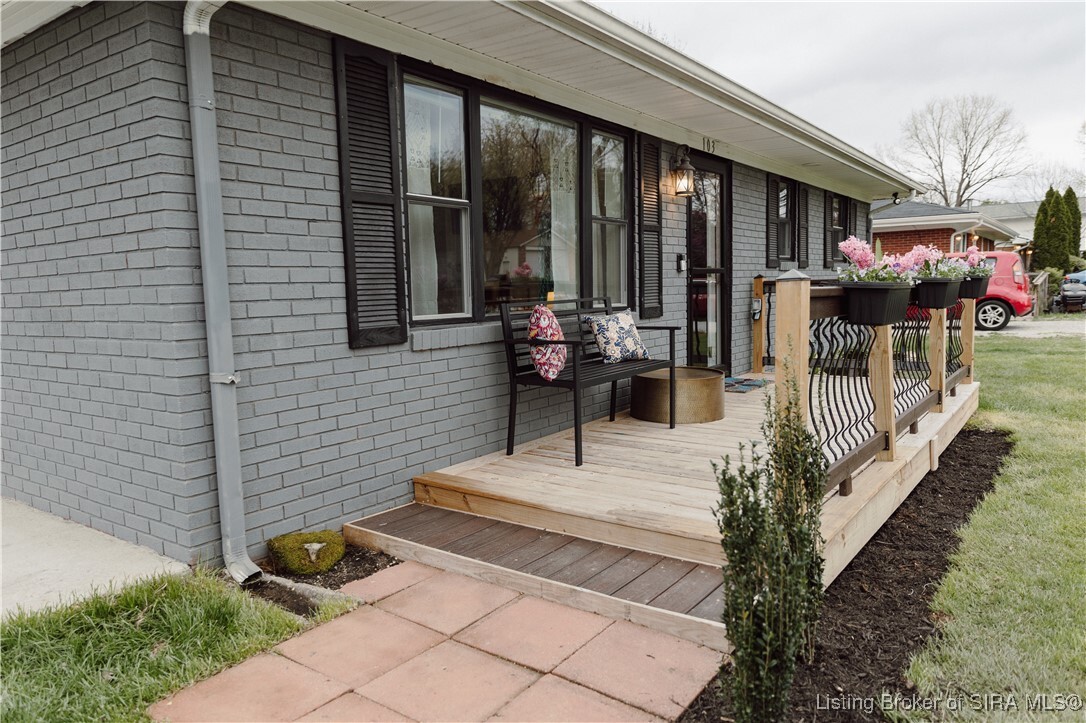 Property Photo: 103 E Loma Vista Drive IN 47130
