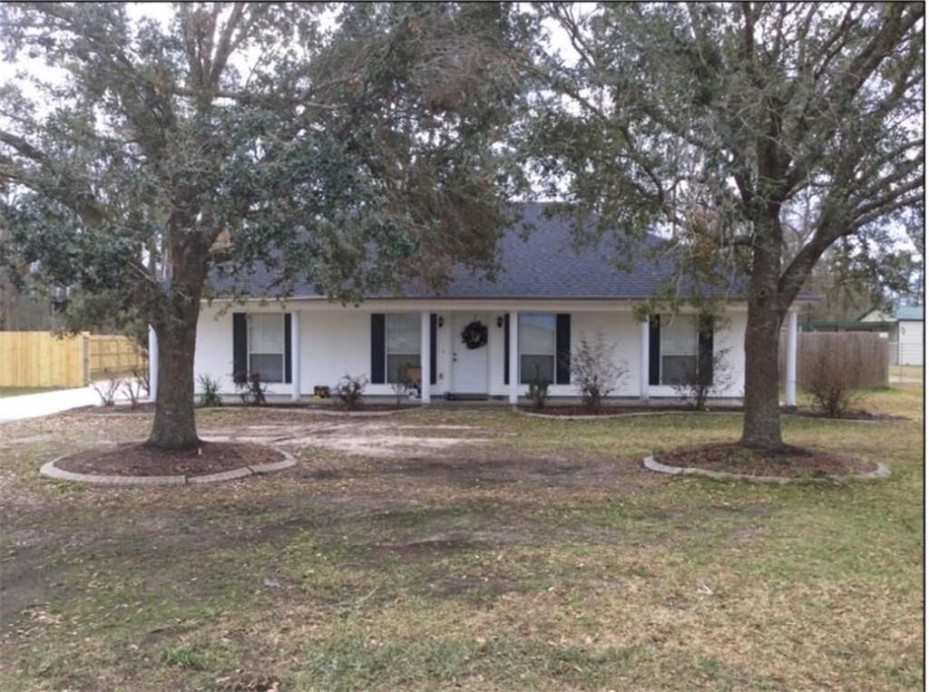 Property Photo:  321 Joshua Lane  LA 70611 