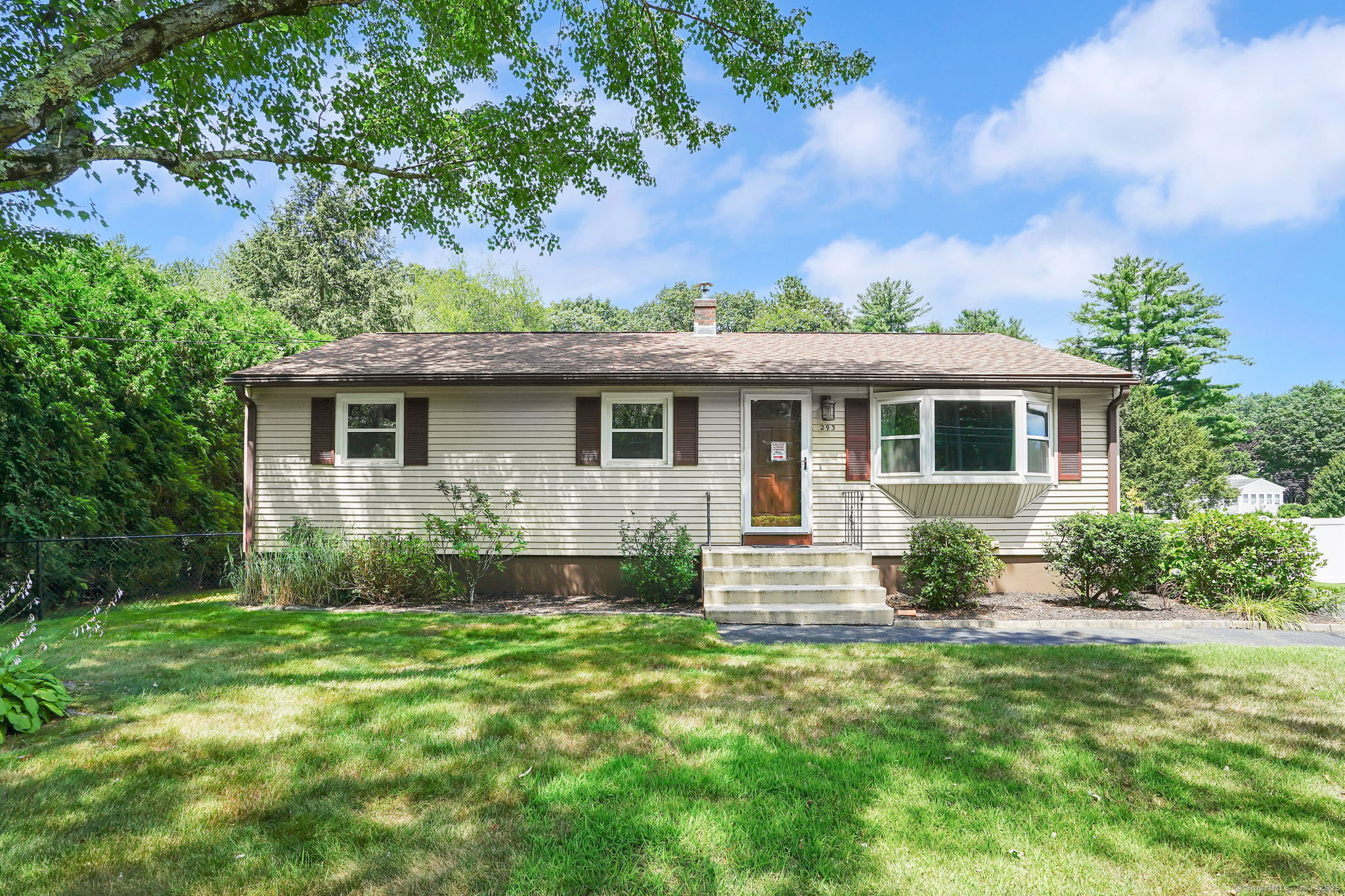 Property Photo: 293 Brainard Road CT 06082