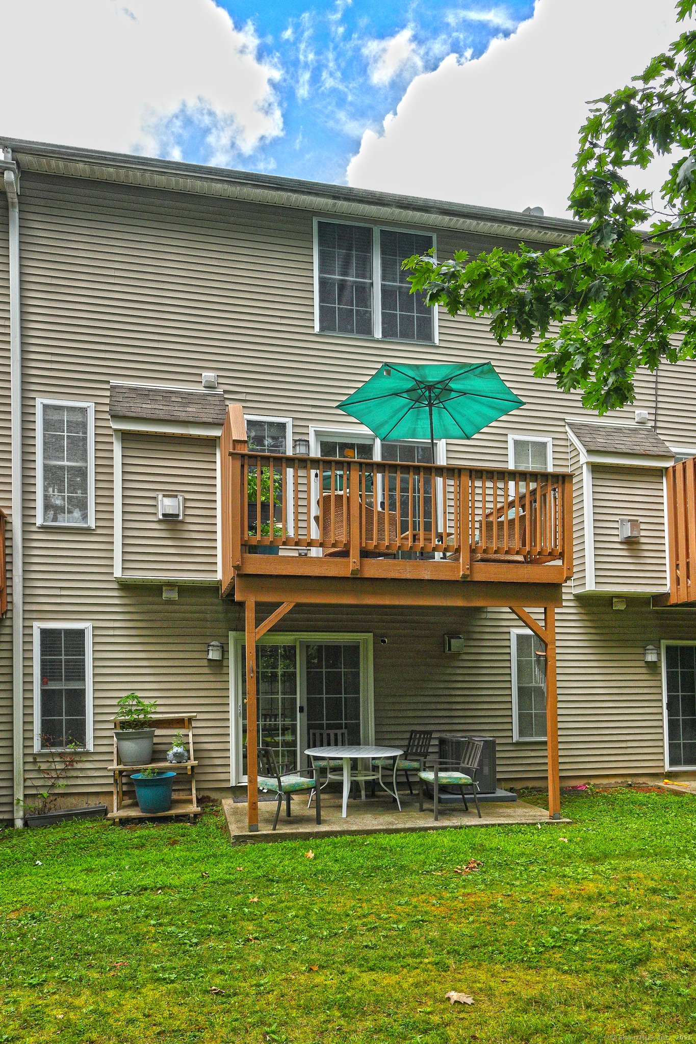 Property Photo:  157 Leeder Hill Drive Apt 503  CT 06517 