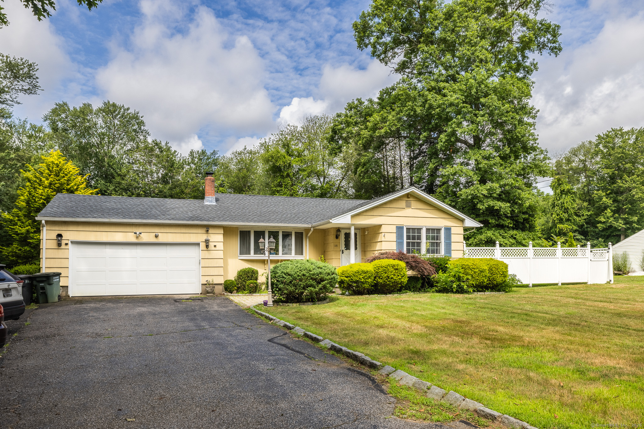 Property Photo:  115 Plattsville Road  CT 06606 