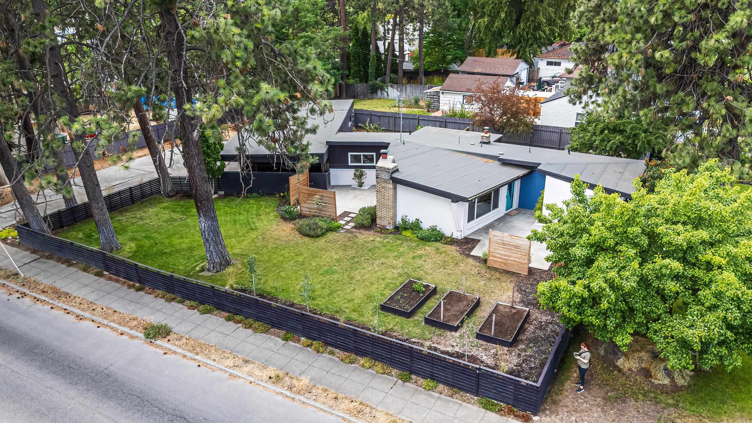 Property Photo:  1322 E 40th Ave  WA 99203 