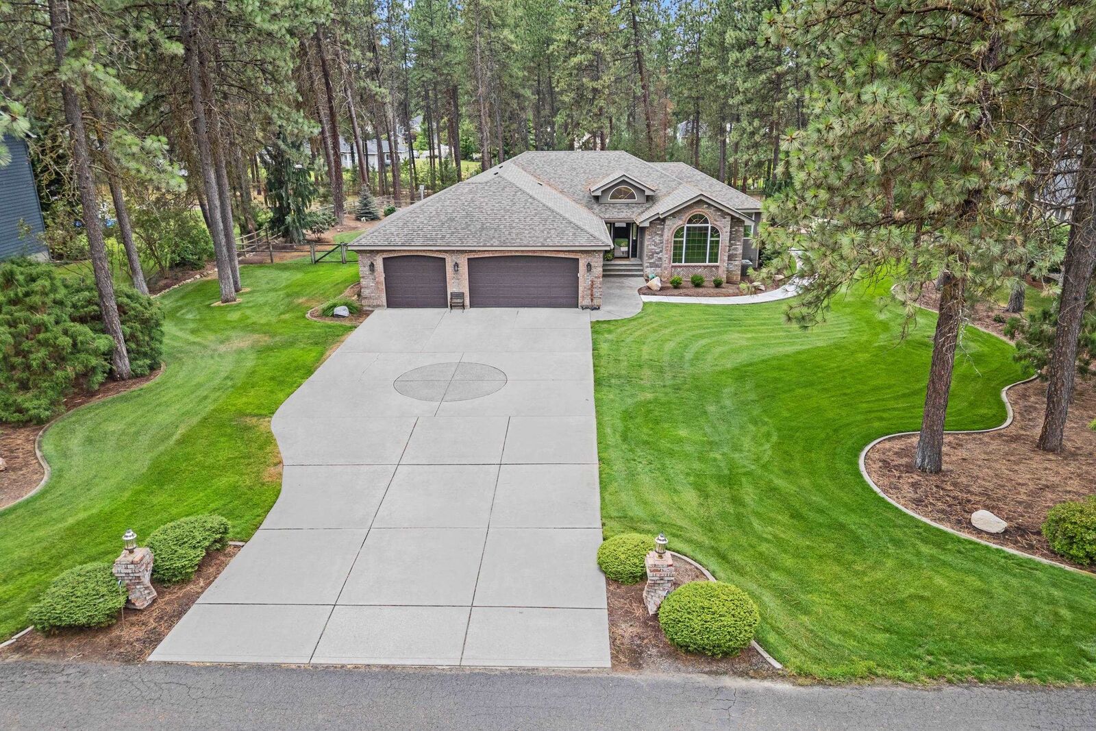 Property Photo: 17709 N Ranchette Rd WA 99005
