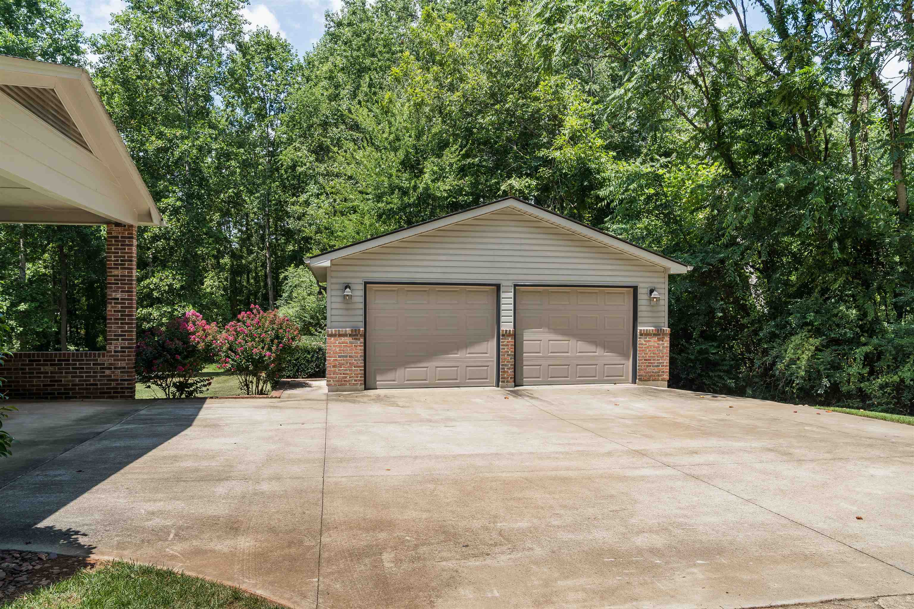 Property Photo: 118 Cheek Road SC 29303
