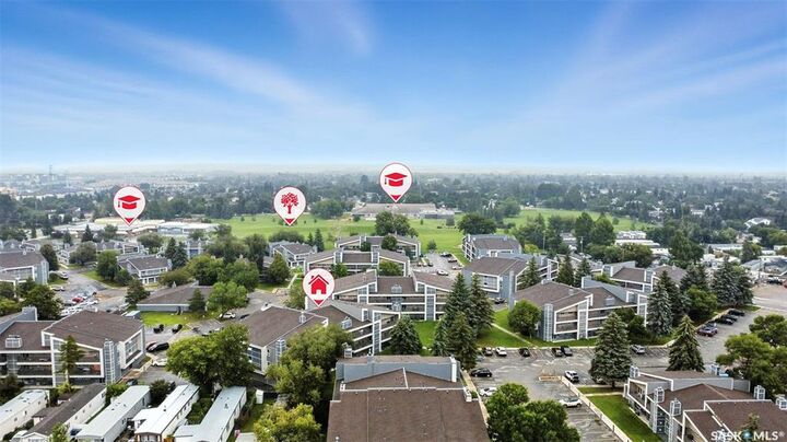 Property Photo: 425 115th Street E 1237 SK S7N 2E5