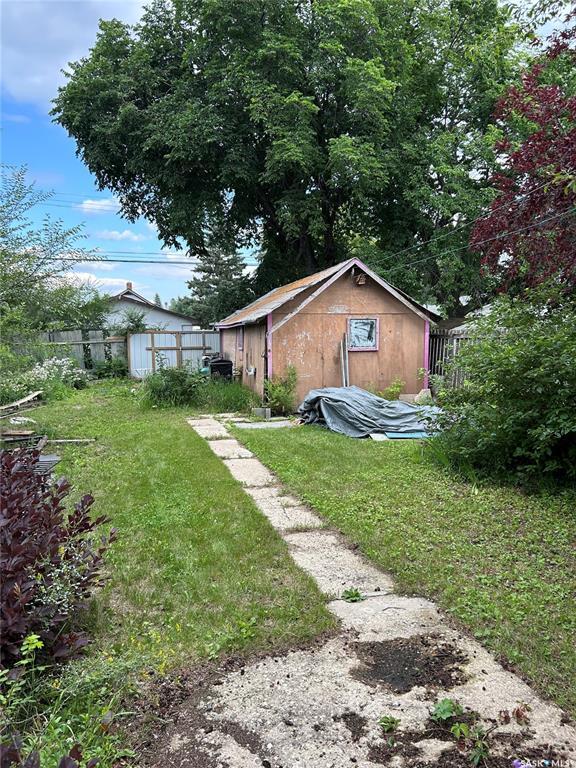 Photo de la propriété:  802 M Avenue S  SK S7M 2L5 