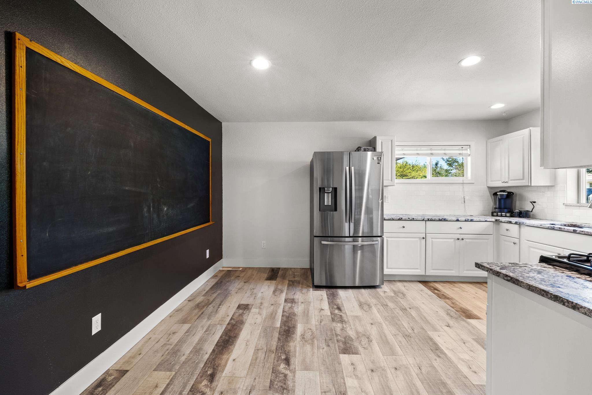 Property Photo: 2404 Dallas St WA 99352