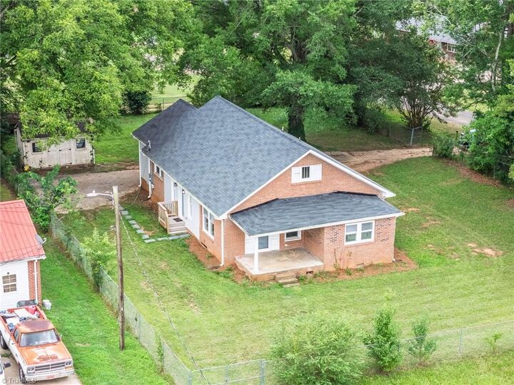 Property Photo:  1003 Hawkinstown Road  NC 28144 
