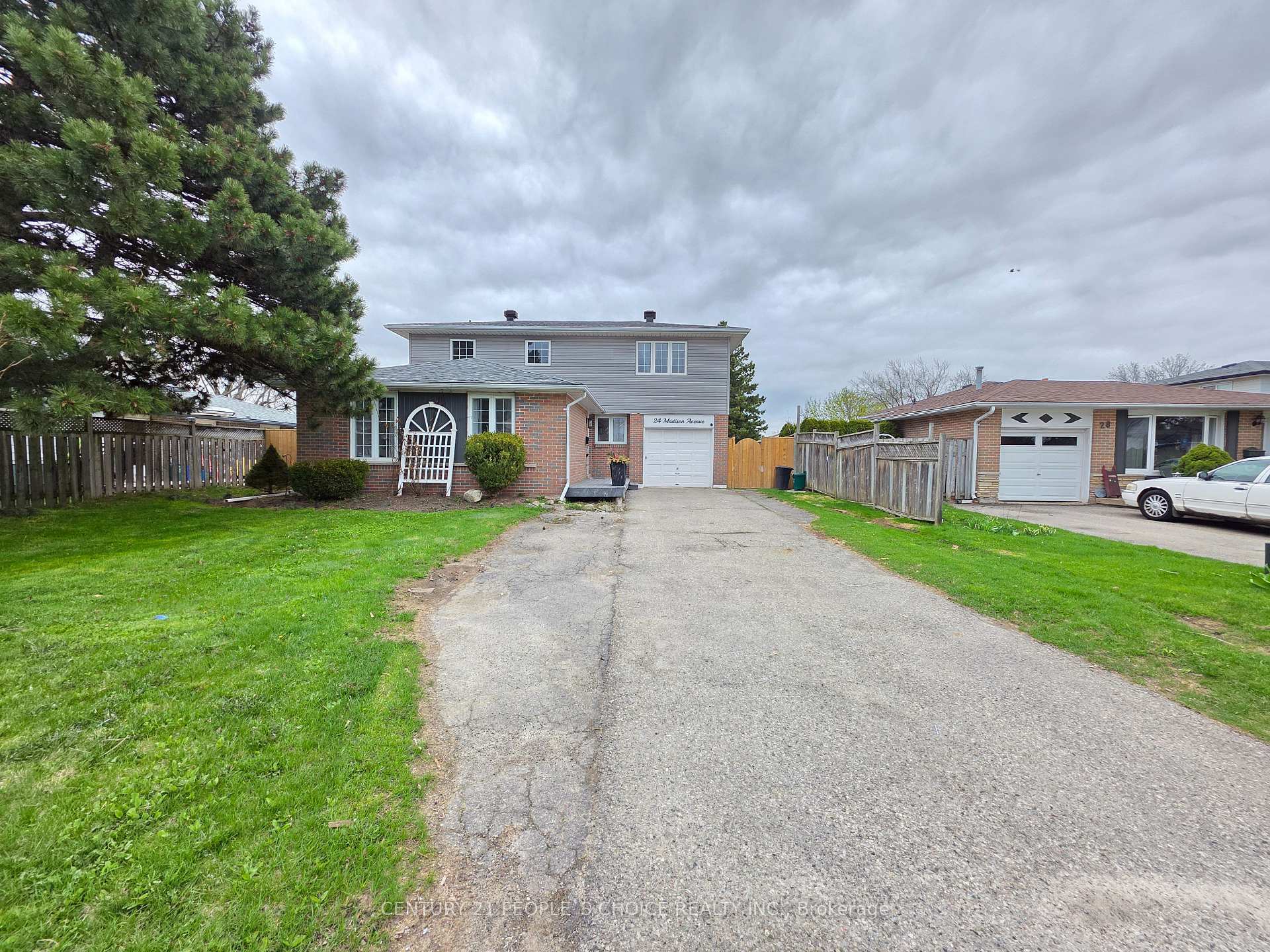 Photo de la propriété: 24 Madison Avenue ON L9W 1S2