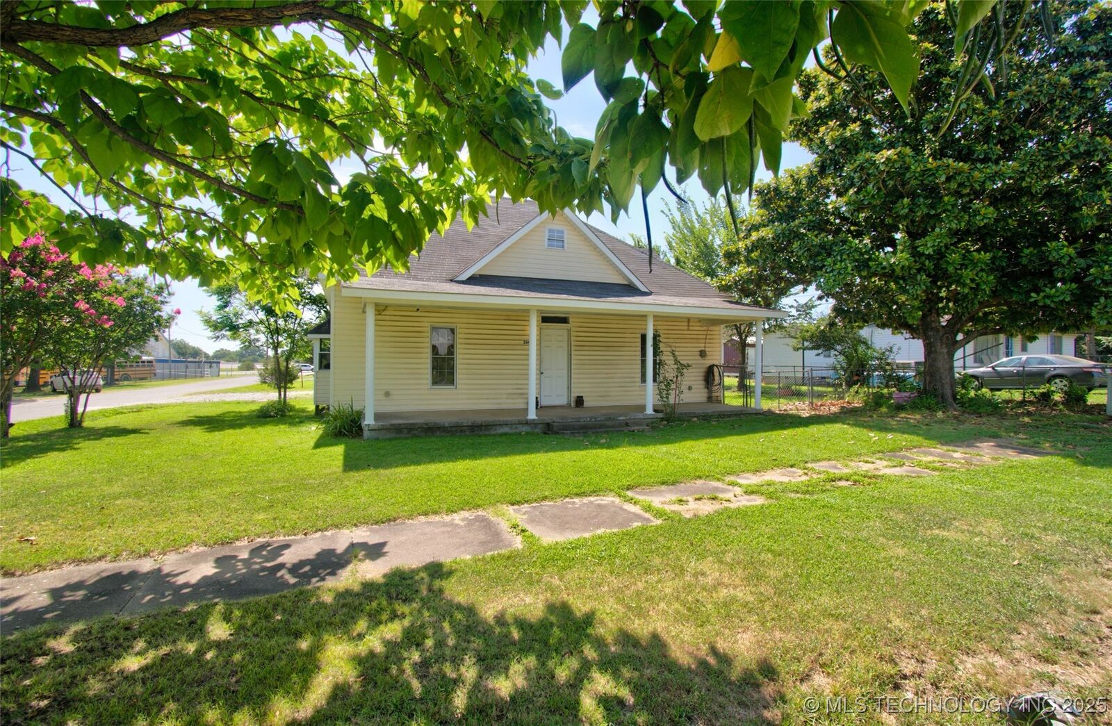 Property Photo: 504 SW 1st Street OK 74426