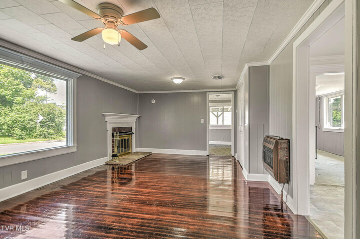 Property Photo: 807 Long Street TN 37601