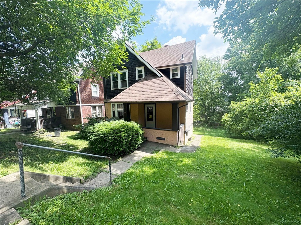 Property Photo: 800 N 6th St PA 15025