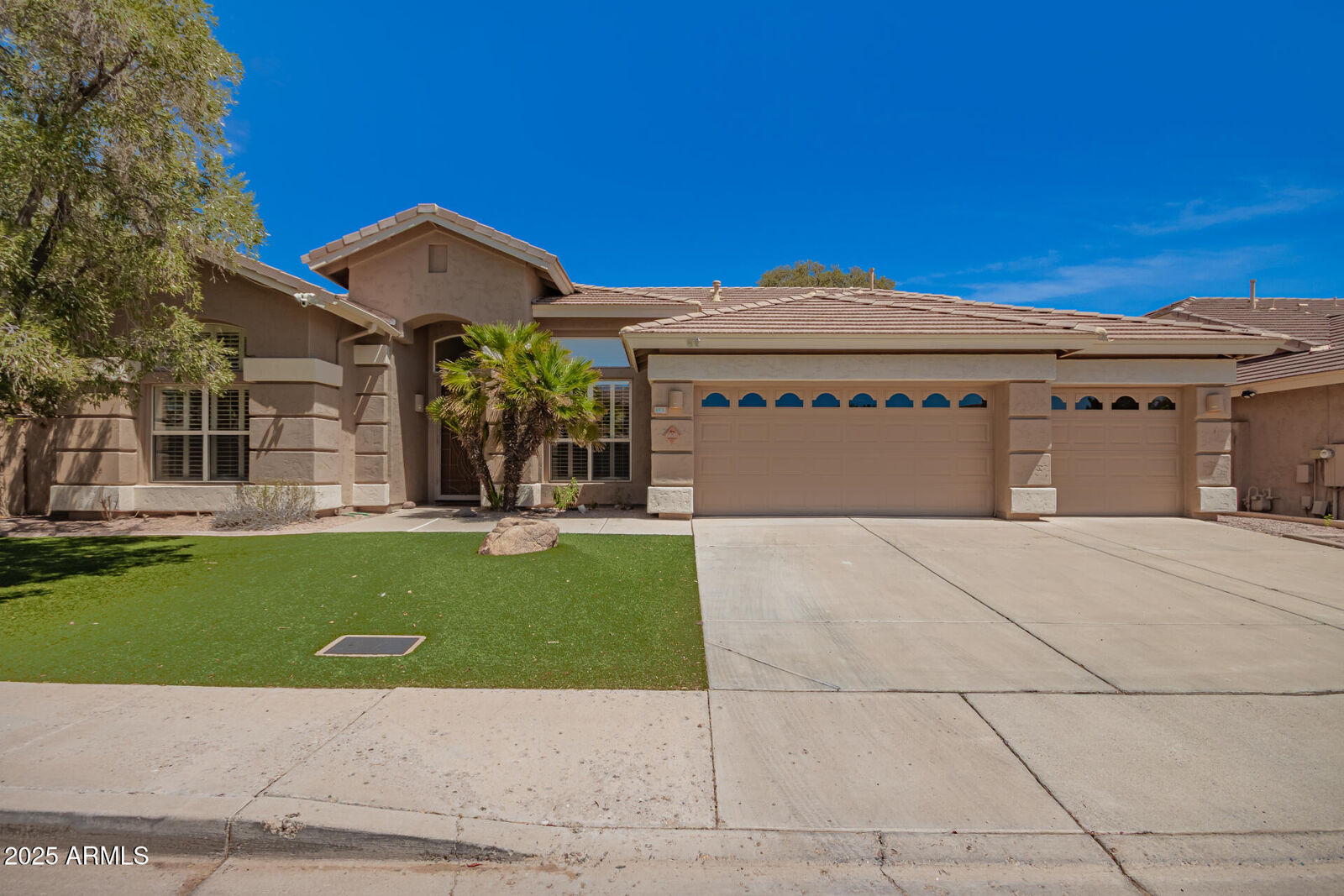 Property Photo:  6616 W Robin Lane  AZ 85310 