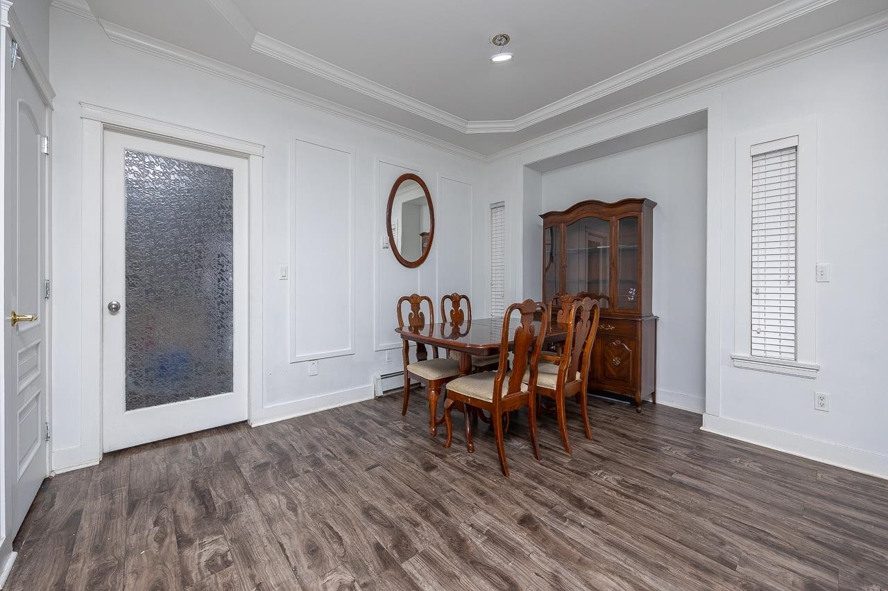 Photo de la propriété:  14185 62A Avenue  BC V3X 0B2 