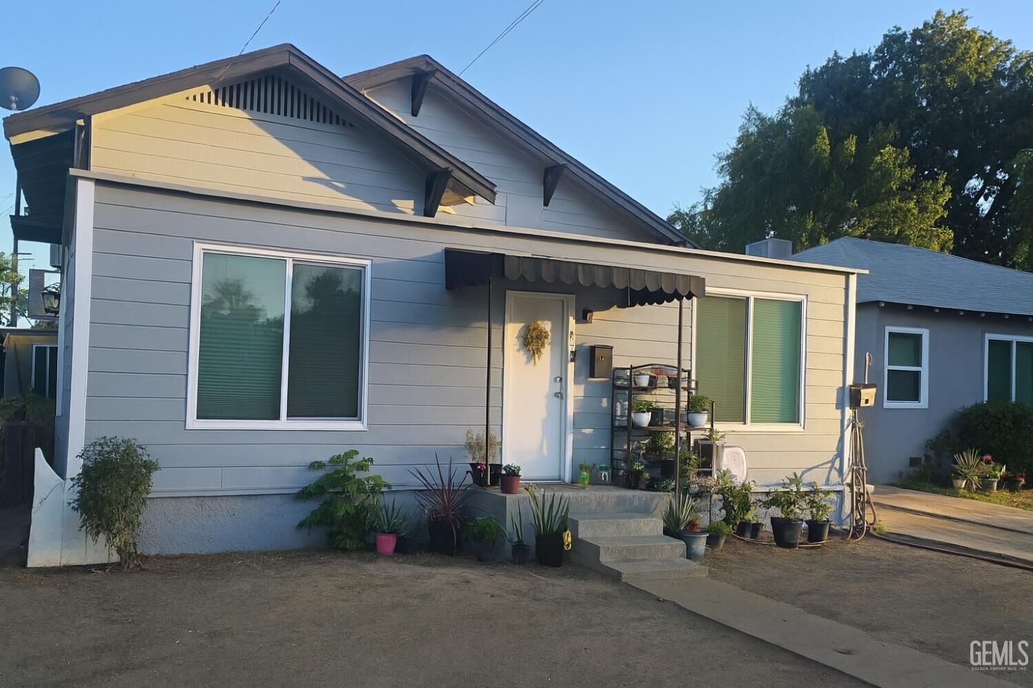Property Photo: 1823 Cherry Street 1823 CA 93304
