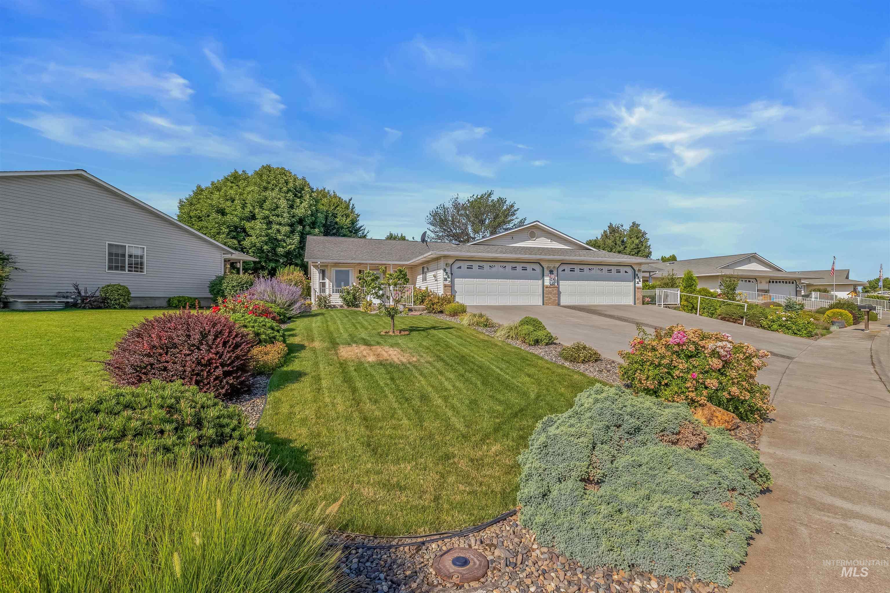 Property Photo: 924 Magnolia St B ID 83501
