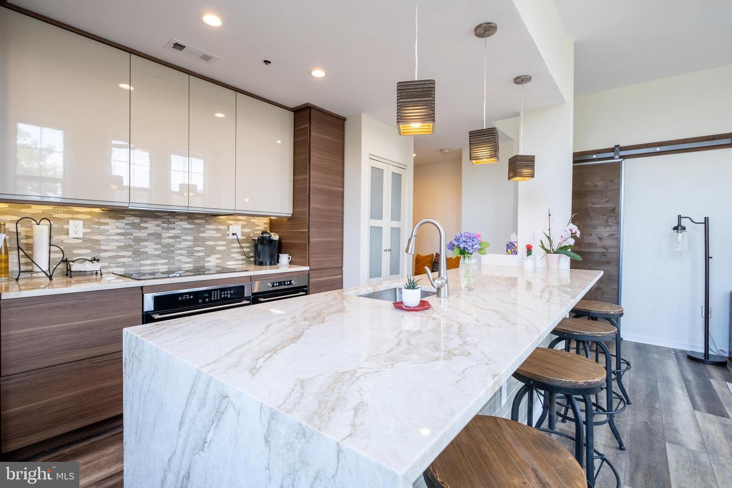 Property Photo:  315 New Street 321  PA 19106 