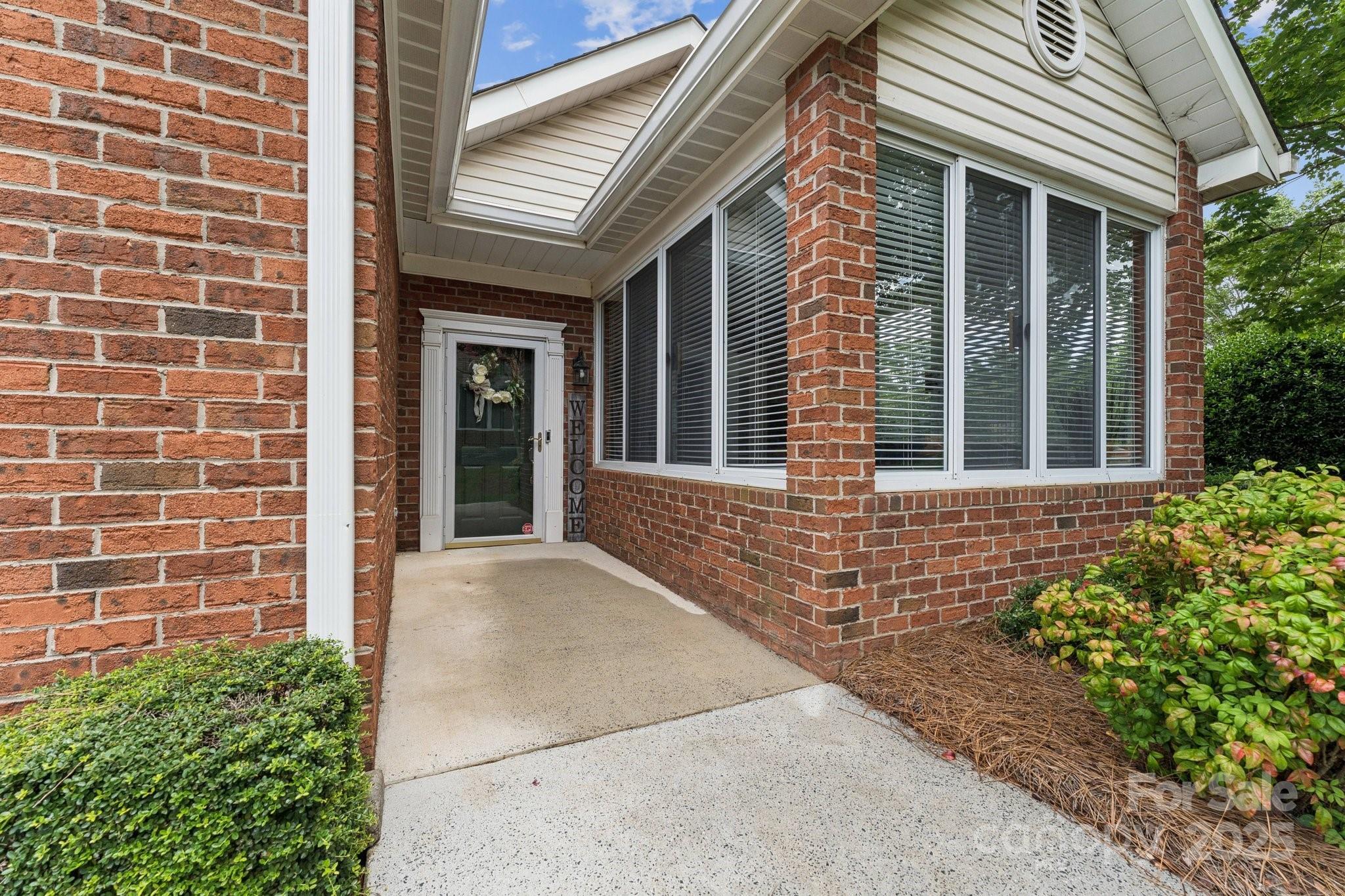 Property Photo: 8533 Windsor Ridge Drive NC 28277