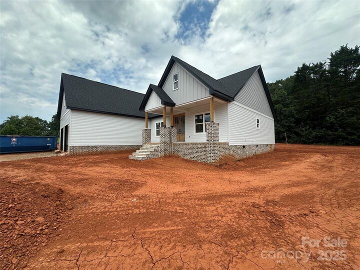Property Photo: 2988 Quail Drive NC 28658