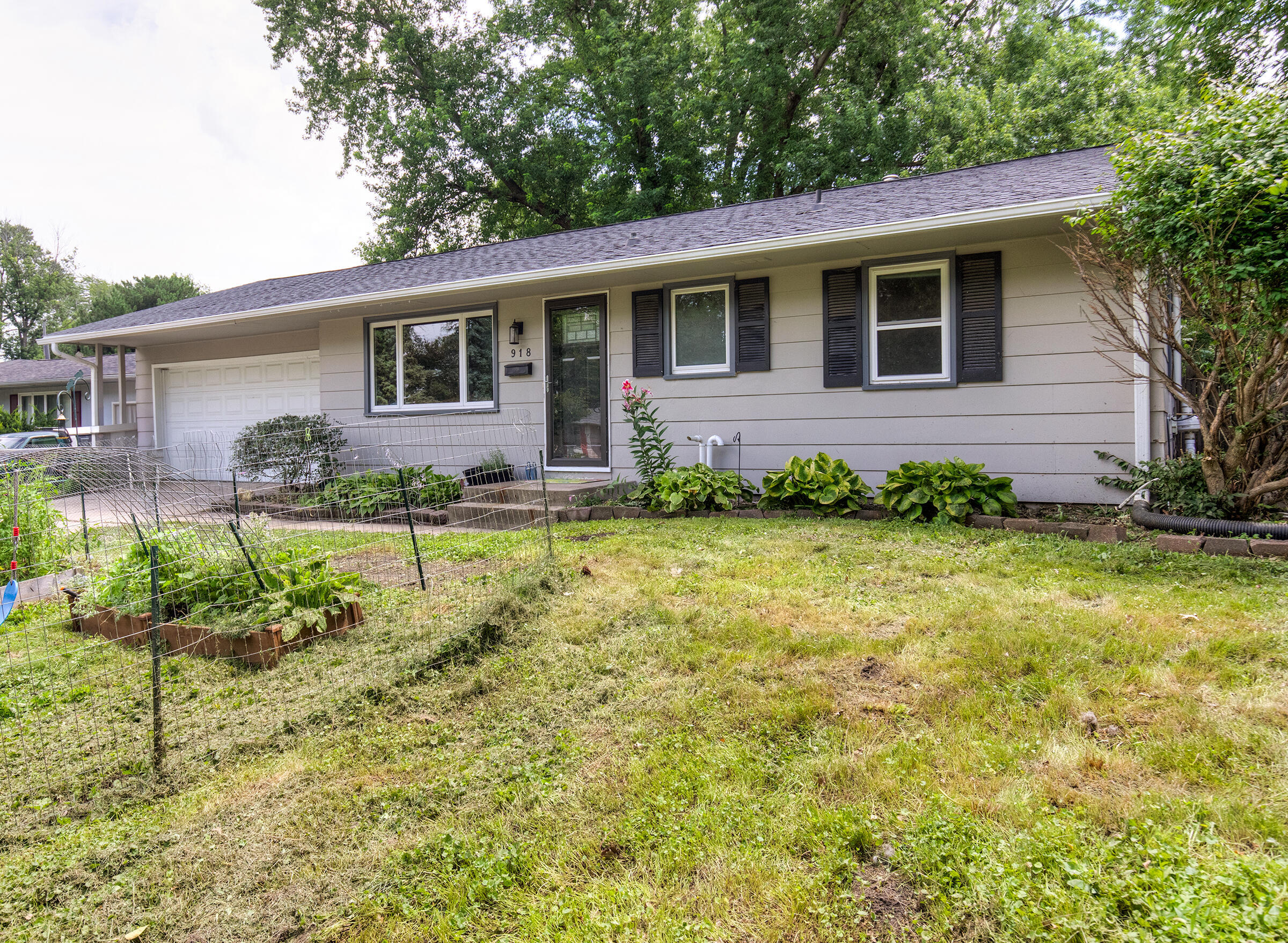Property Photo: 918 Arizona Avenue IA 50014