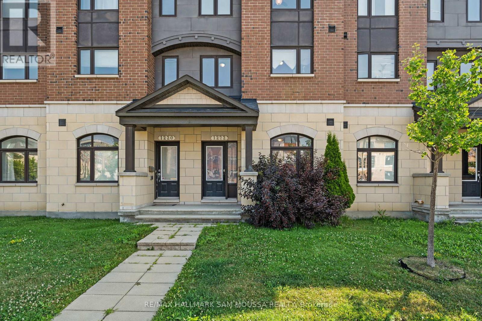 Property Photo: 1222 Longfields Drive ON K2J 5X3