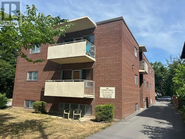 Property Photo:  200 London Street  ON K9H 2Y9 