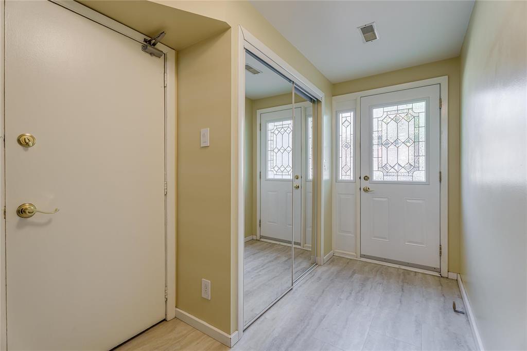 Property Photo:  381 Westwood Drive  MB R3J 1H3 