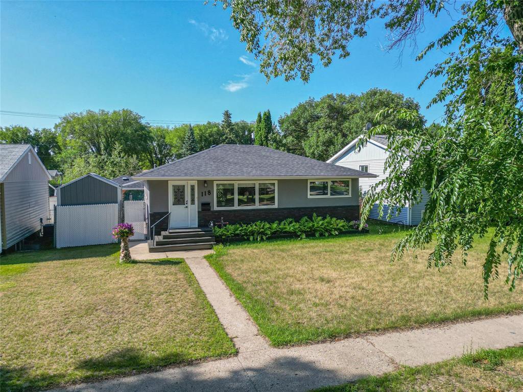 118 Madison Crescent  Brandon MB R7A 2G7 photo