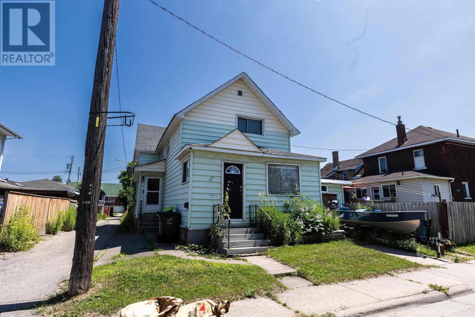 Photo de la propriété: 212 Hudson St ON P6A 1T5