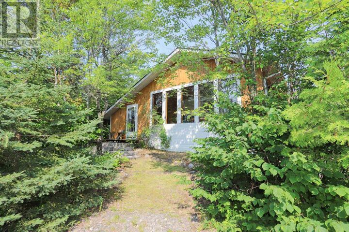 Photo de la propriété: 305 Copper Bay Rd ON P0R 1C0