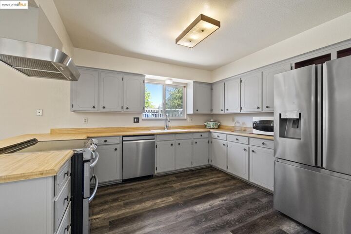 Property Photo:  20504 Tracy Court  CA 95372