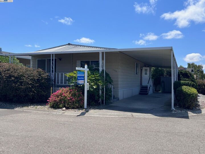 Property Photo: 1352 Chelsea Way CA 94544