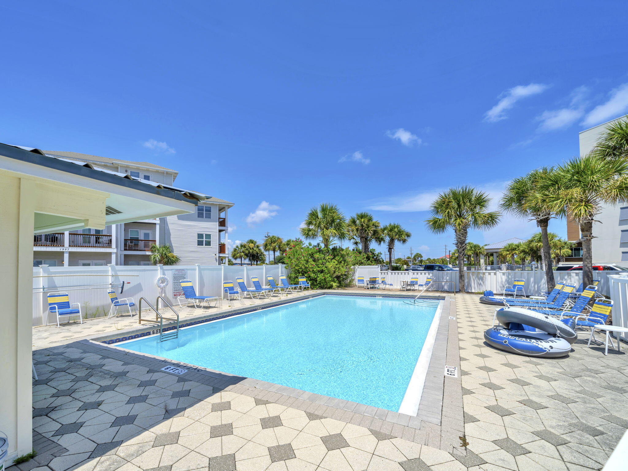Property Photo:  862 Scallop Court Unit 104  FL 32548 