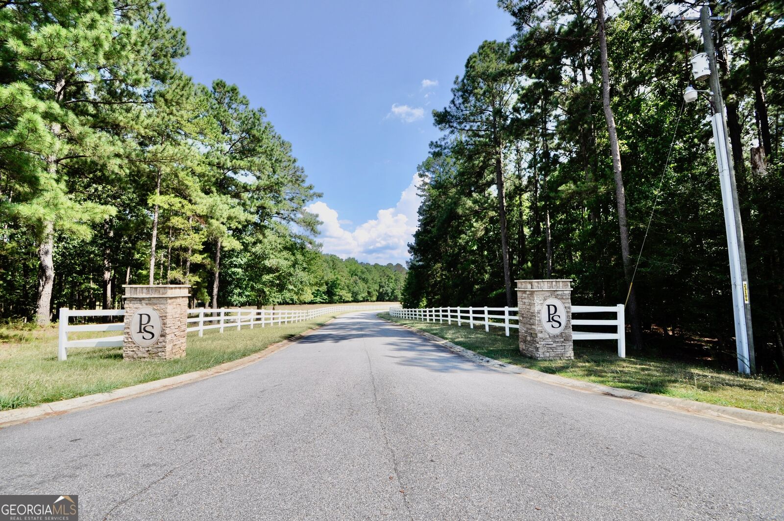 Property Photo:  1021 Pointe S  GA 30668 