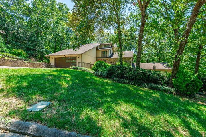 9208 Magic Mountain Drive  Chattanooga TN 37421 photo