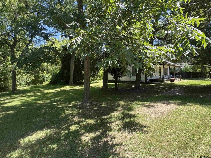 Property Photo: 303 Keith St TX 75457