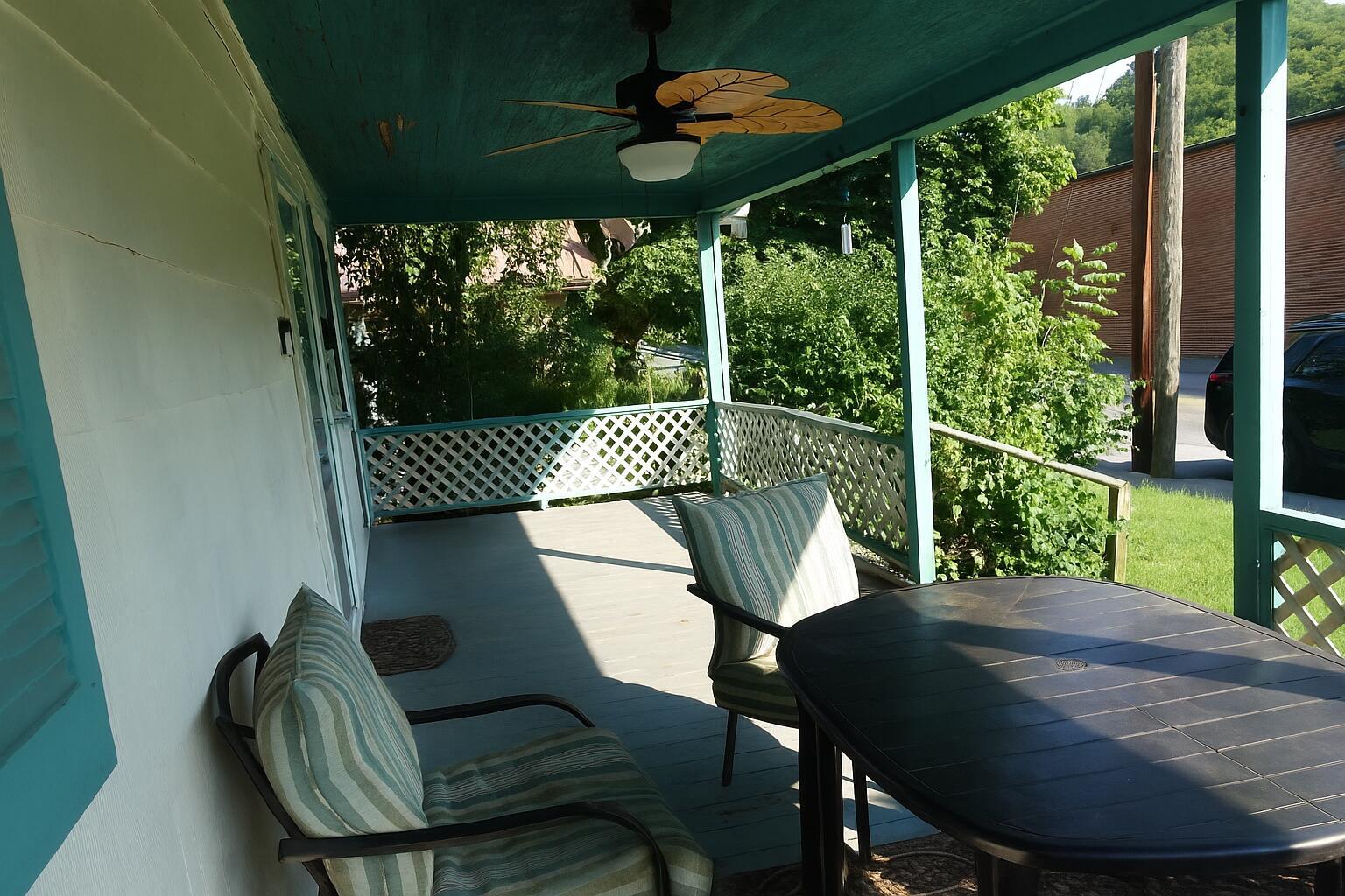 Property Photo:  385 Mountain Ave  WV 24986 