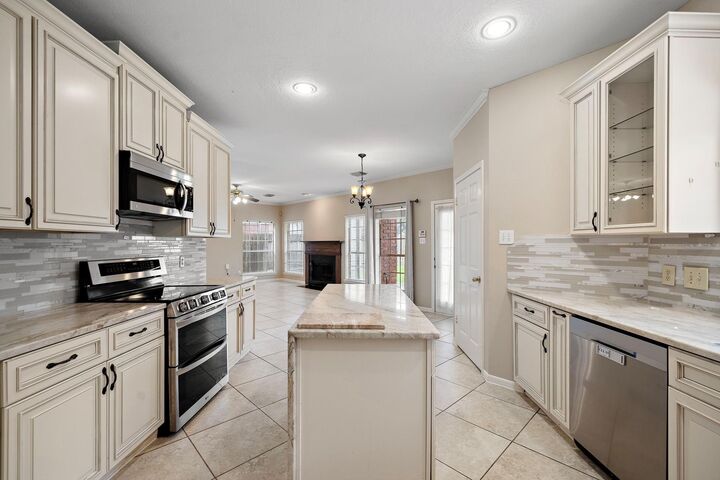 Property Photo:  5411 Davids Bend Drive  TX 77479 