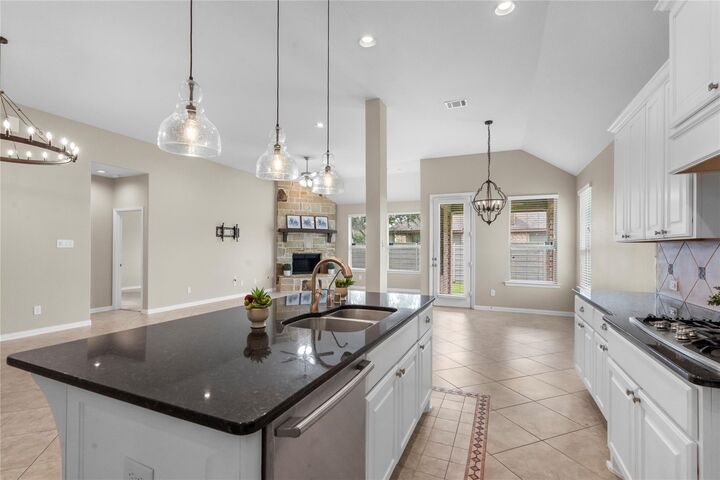 Property Photo:  4423 Willow Crest Lane  TX 77578 