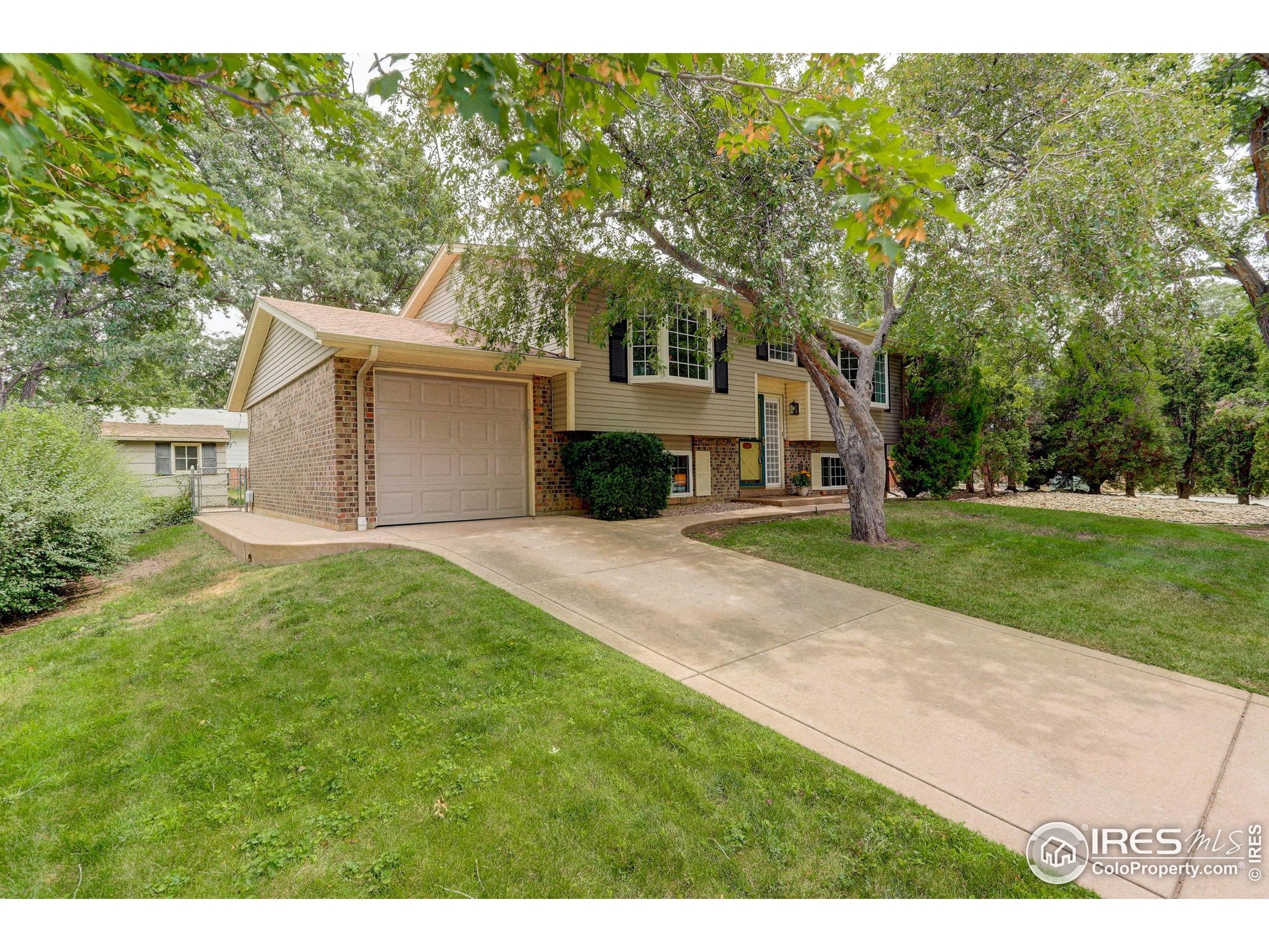 Property Photo:  1327 Brookfield Dr  CO 80501 