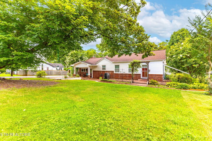 2201 Lloyd Ave  Knoxville TN 37920 photo