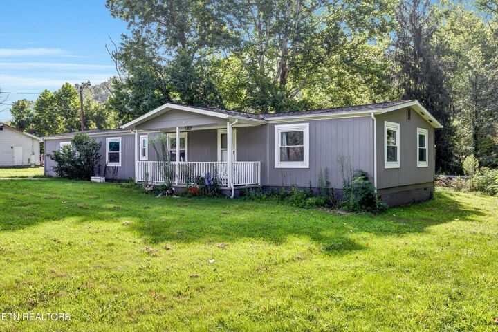 Property Photo: 1753 Sulphur Springs Rd TN 37716