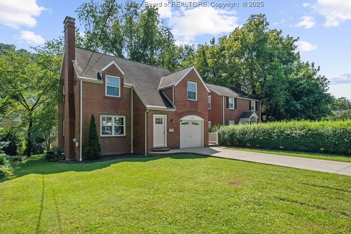 Property Photo:  2111 Kanawha Avenue SE  WV 25304 