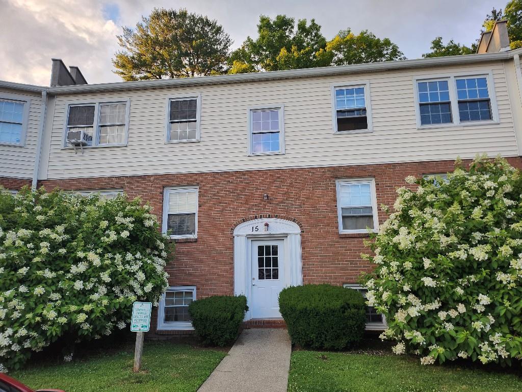 Property Photo:  15 Huguenot Street 6  NY 12561 