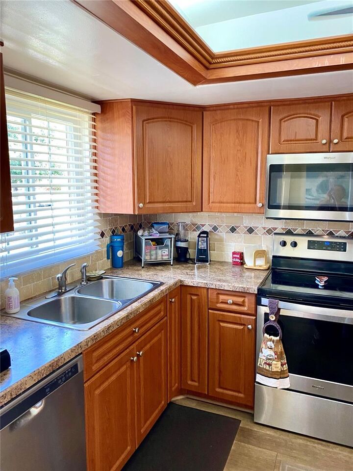 Property Photo:  1664 S Lake Avenue 5  FL 33756 