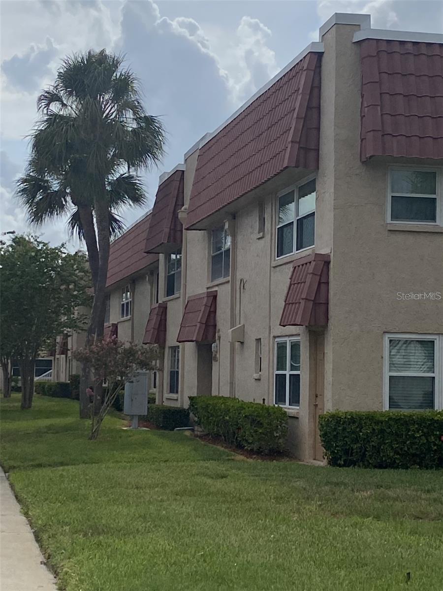 Property Photo: 10033 64th Avenue N 1 FL 33708