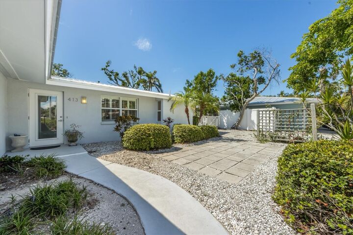 Property Photo:  413 Poinsettia Road  FL 34216 