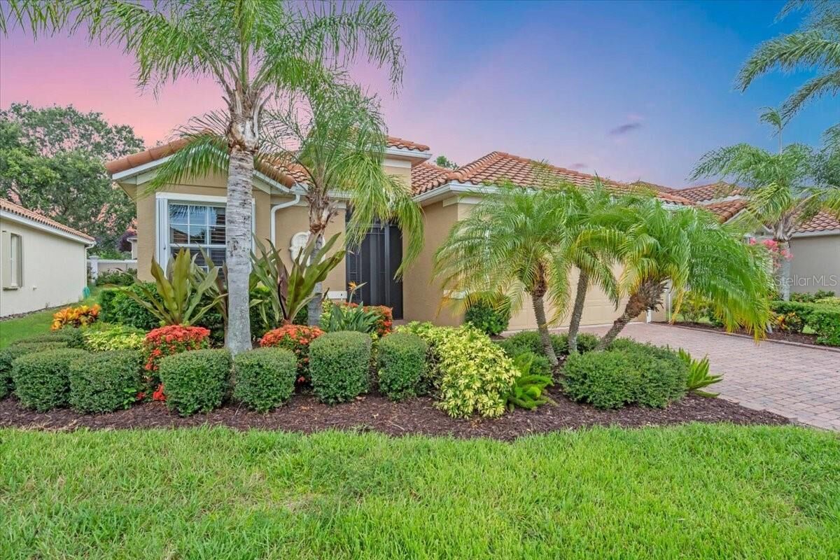 Property Photo: 6748 41st Street Circle E FL 34243