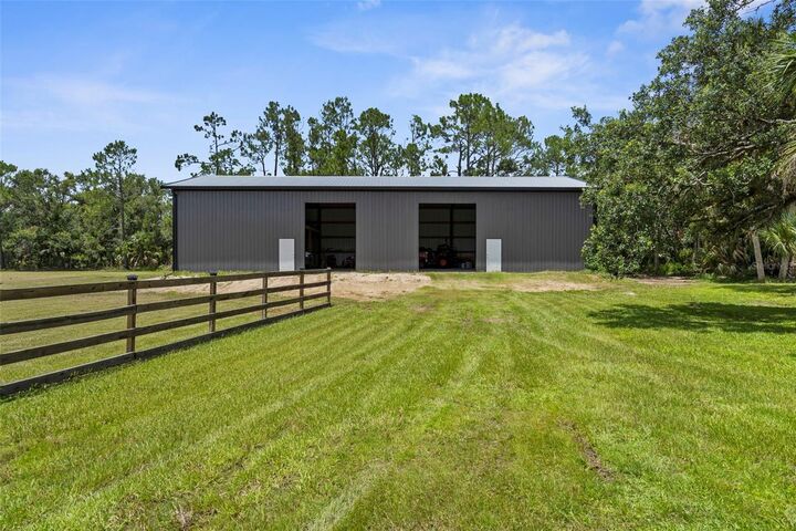 Property Photo: 4060 Woodland Boulevard FL 34291